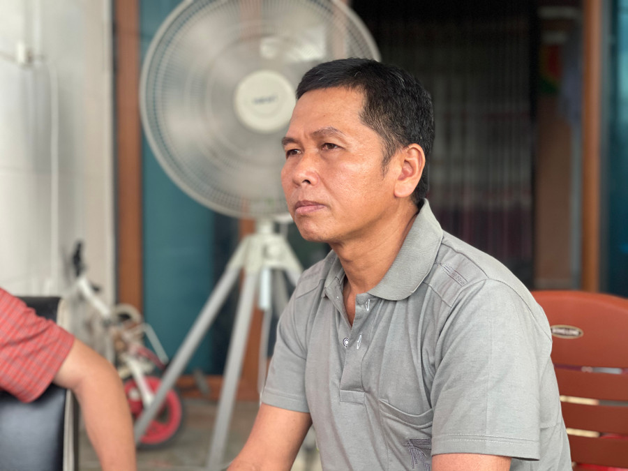 Anh Võ Huy Hoàng - bố em Tuấn, vẫn còn bàng hoàng trước vụ tai nạn bất ngờ xảy ra với con trai.