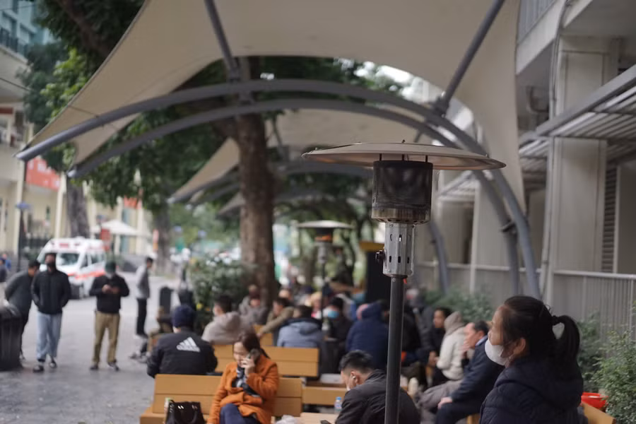 Công văn đề nghị không để người nhà nằm ngoài hành lang và ghế đá ngoài trời, gây hại đến sức khỏe và tăng cường phòng chống các bệnh do giá rét.