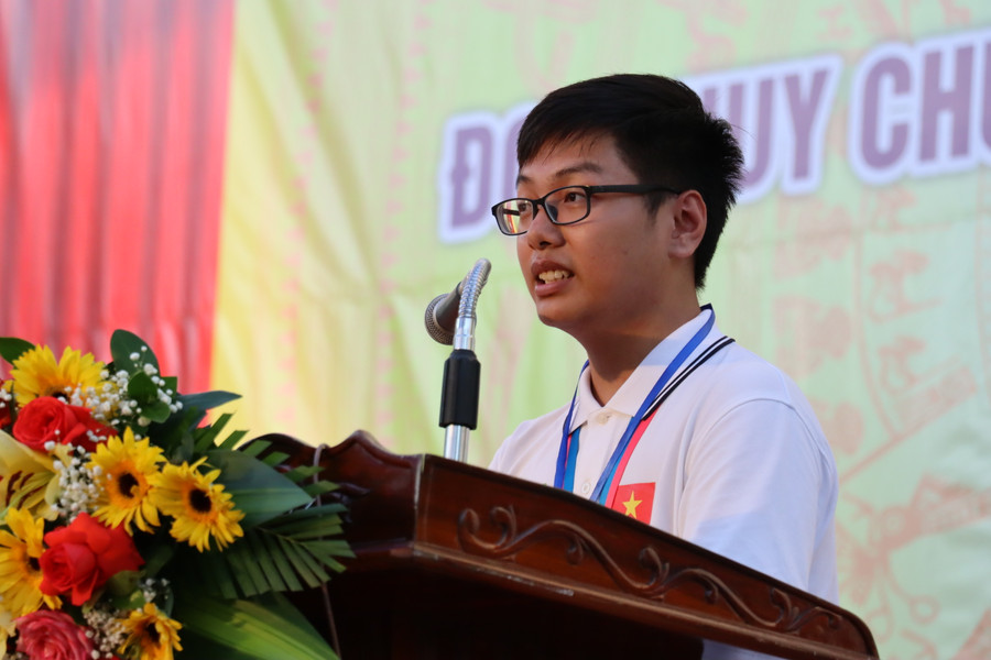 Em Đinh Cao Sơn - HCV Olympic Hóa học 2023. Em Đinh Cao Sơn - HCV Olympic Hóa học 2023.