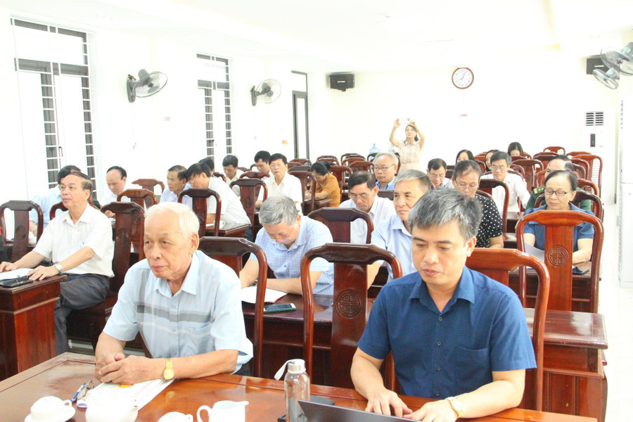 Các đại biểu tham dự hội nghị.