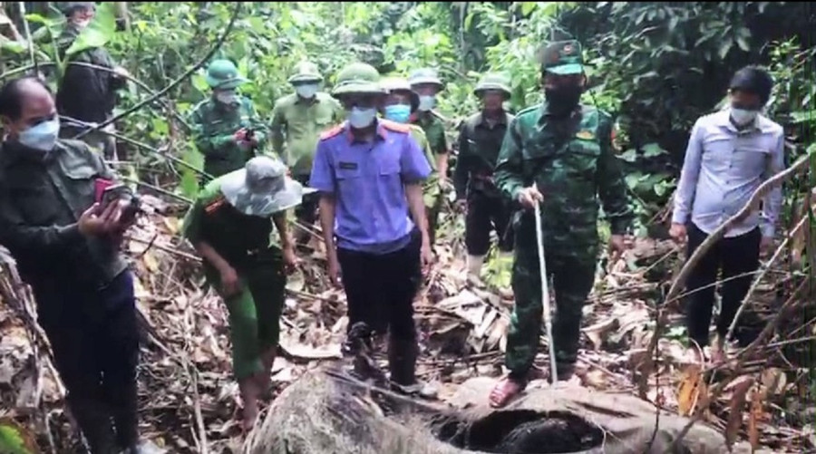 Lực lượng chức năng tiếp cận hiện trường.