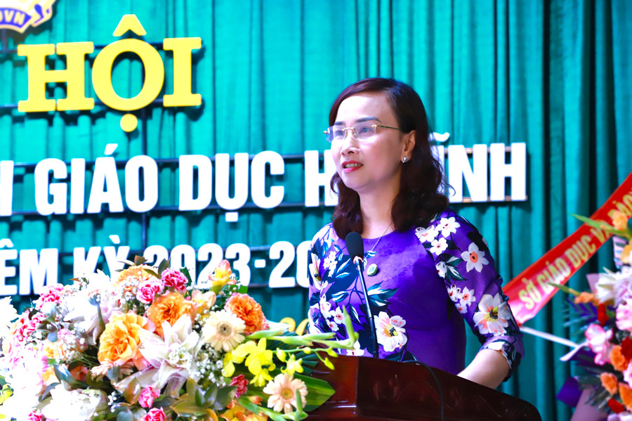 Giám đốc Sở GD&amp;ĐT Hà Tĩnh ghi nhận và biểu dương những nổ lực của CĐGD Hà Tĩnh.