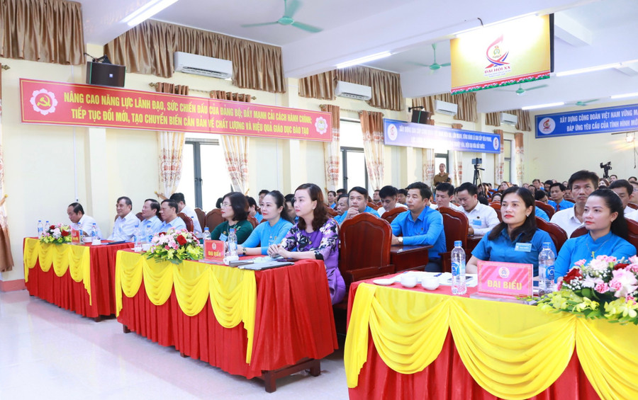 Các đại biểu tham dự Đại hội Công đoàn ngành giáo dục khóa XX.