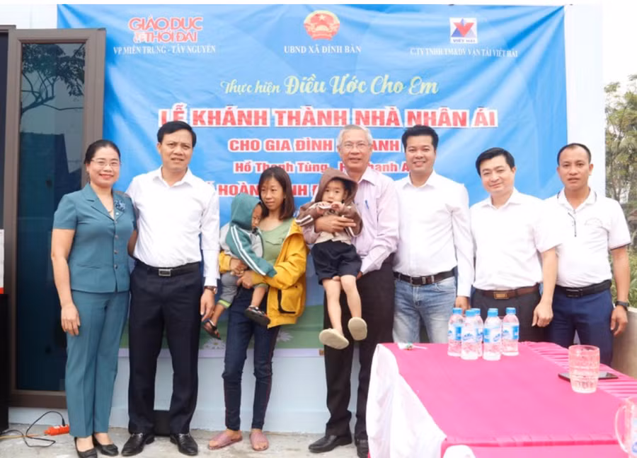 Bàn giao nhà nhân ái tại huyện Thạch Hà, Hà Tĩnh.