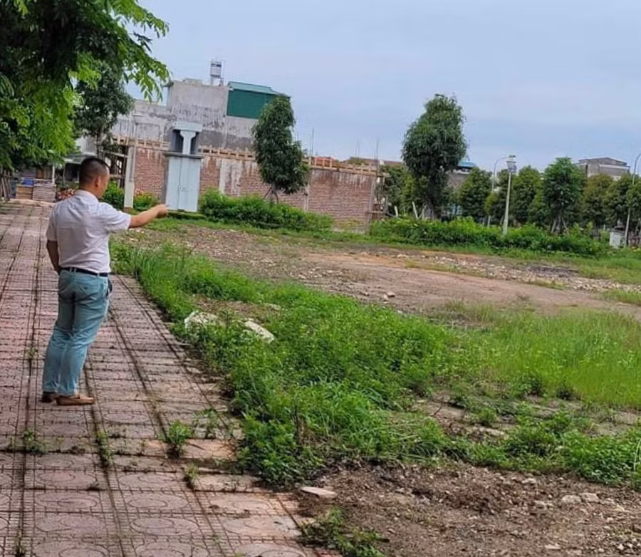 Ông Bằng cho biết, đây là 2 lô đất tại dự án Khu dân cư cầu Lạc Trung mà ông đặt mua của Công ty Đại An.