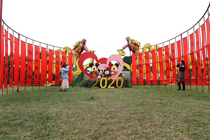 Sự kiện có chuỗi hoạt động trải nghiệm không khí lễ hội ngày xuân linh thiêng, rạng rỡ, cùng nhiều nghi thức truyền thống, như: Lễ dựng cây nêu; lễ dâng hương khai xuân…