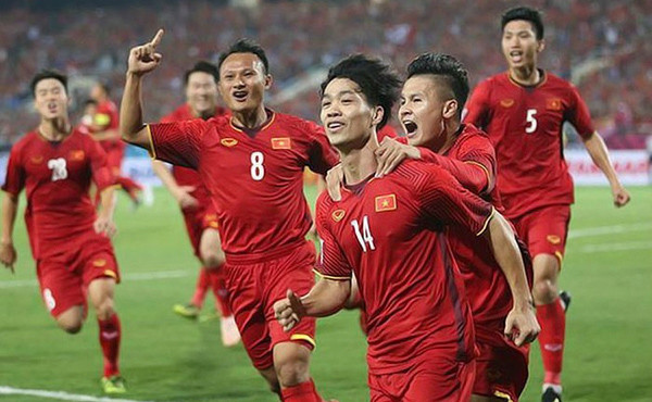 ĐT Việt Nam sẽ quyết tâm bảo vệ thành công chức vô địch AFF Cup. ĐT Việt Nam sẽ quyết tâm bảo vệ thành công chức vô địch AFF Cup.