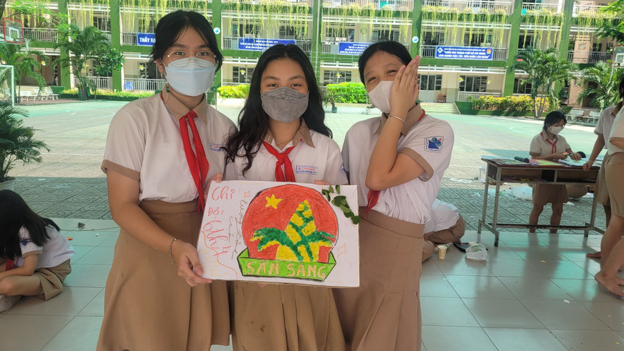 Học sinh Trường THCS Lương Định Của thiết kế Logo đội thiếu niên tiền phong Hồ Chí Minh.