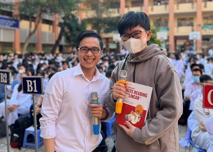 Học sinh trường THPT Nguyễn Chí Thanh sôi nổi giao lưu với diễn giả. Học sinh trường THPT Nguyễn Chí Thanh sôi nổi giao lưu với diễn giả.