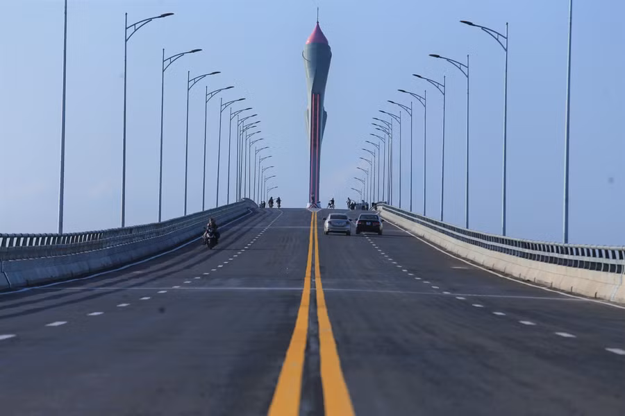 Phần đường của dự án được thiết kế theo tiêu chuẩn đường cấp 3 đồng bằng, nền đường rộng 12 m, mặt đường 11 m, bao gồm hai làn xe cơ giới và hai làn xe hỗn hợp, tốc độ thiết kế 80 km/h.