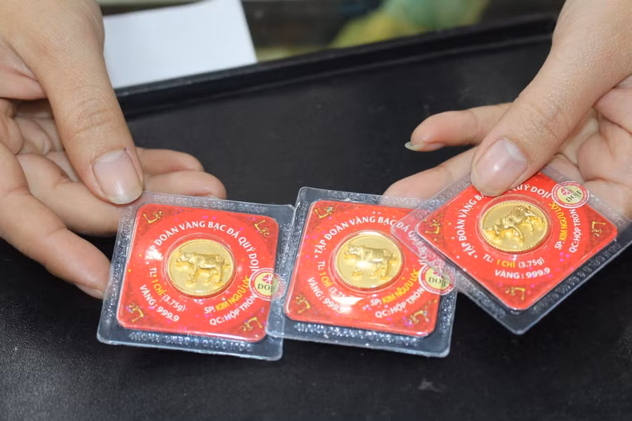 vàng miếng hình trâu vàng