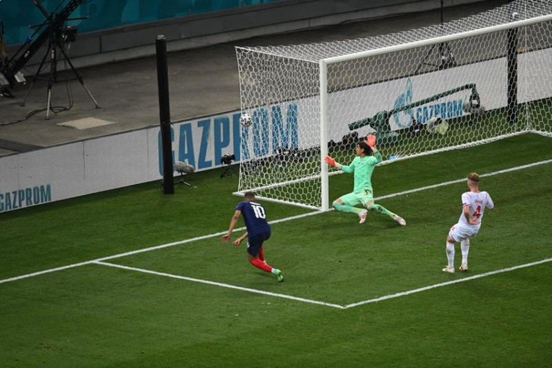Mbappe hỏng penalty, Thụy Sĩ tạo địa chấn loại Pháp khỏi Euro 2020 ảnh 9 Mbappe hỏng pen, Thụy Sĩ tạo địa chấn loại Pháp trong trận cầu điên rồ - ảnh 10