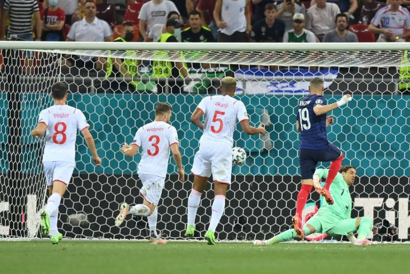 Mbappe hỏng penalty, Thụy Sĩ tạo địa chấn loại Pháp khỏi Euro 2020 ảnh 4 Mbappe hỏng pen, Thụy Sĩ tạo địa chấn loại Pháp trong trận cầu điên rồ - ảnh 5
