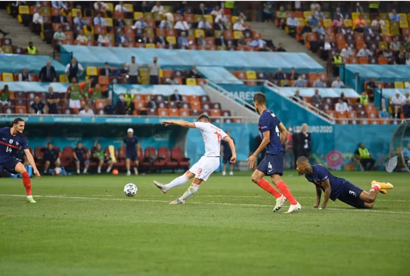 Mbappe hỏng pen, Thụy Sĩ tạo địa chấn loại Pháp trong trận cầu điên rồ - ảnh 9