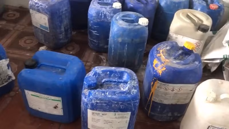 TP.HCM: 1,3 tấn ốc ngâm hóa chất công nghiệp trước khi bán - ảnh 2