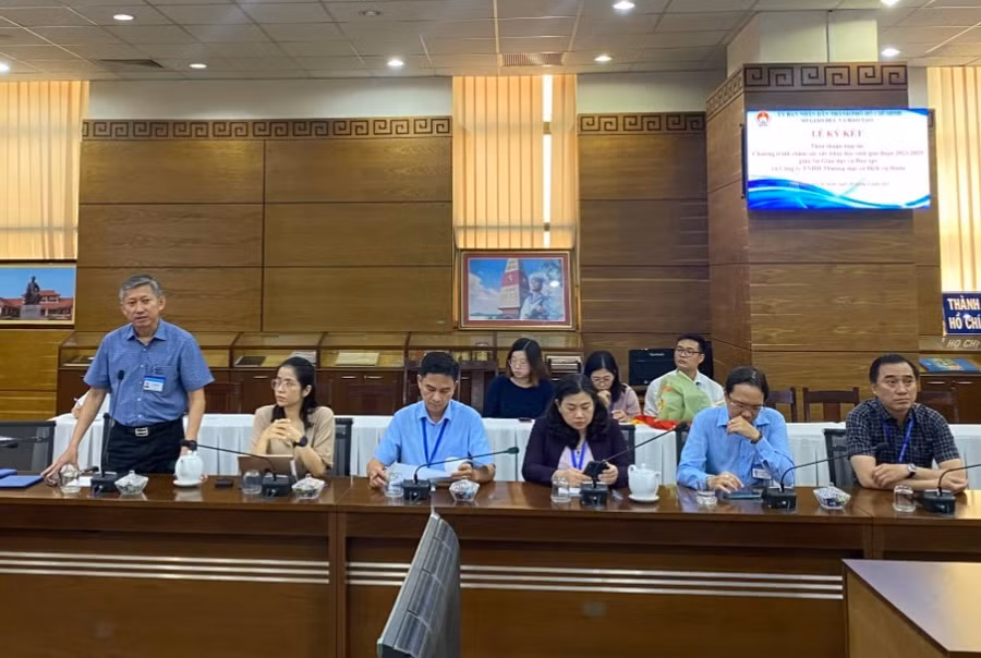 Ông Dương Trí Dũng phát biểu tại buổi ký kết.