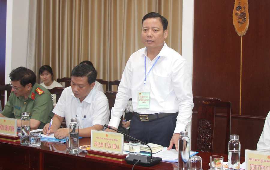 Ông Phạm Tấn Hòa, Phó Chủ tịch UBND tỉnh Long An phát biểu tại cuộc làm việc. Ông Phạm Tấn Hòa, Phó Chủ tịch UBND tỉnh Long An phát biểu tại cuộc làm việc.