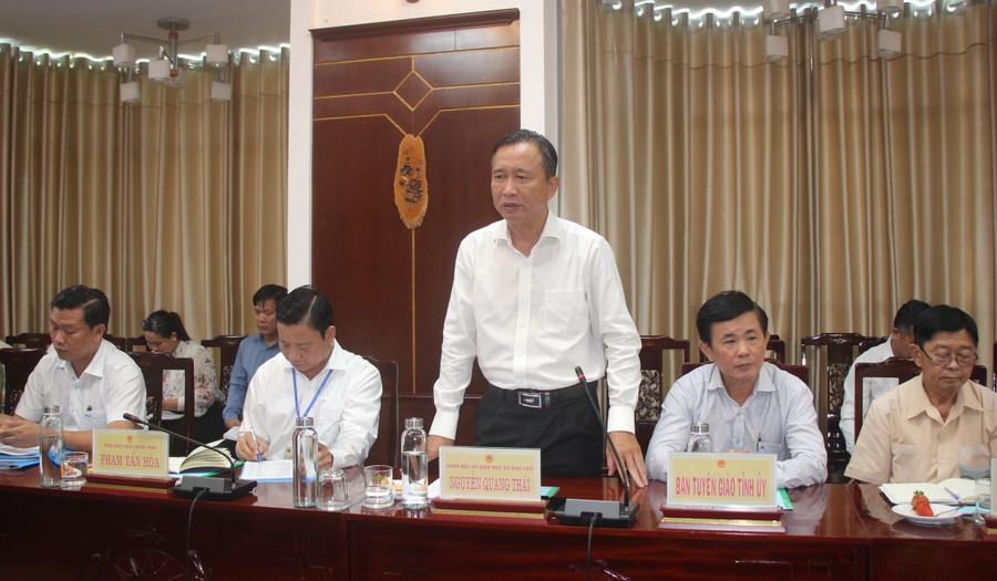 Ông Nguyễn Quang Thái báo cáo về công tác chuẩn bị cho kỳ thi tốt nghiệp THPT Ông Nguyễn Quang Thái báo cáo về công tác chuẩn bị cho kỳ thi tốt nghiệp THPT