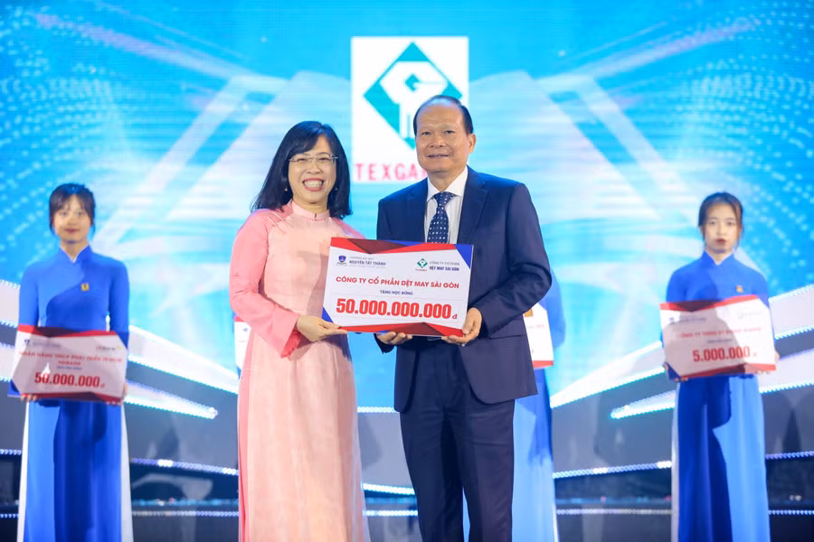  Trường Đại học Nguyễn Tất Thành đã có nhiều chính sách học bổng dành cho sinh viên.