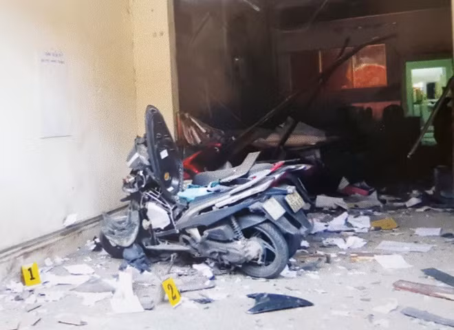 Hiện trường vụ khủng bố. Ảnh: Zing