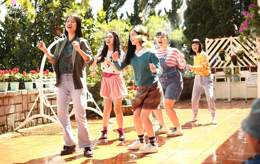 Cảnh phim "Tháng năm rực rỡ".