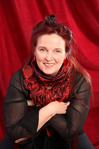 Nữ đạo diễn tài năng người Áo - Beverly Blankenship. Nữ đạo diễn tài năng người Áo - Beverly Blankenship.