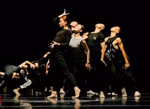 Màn múa hiện đại