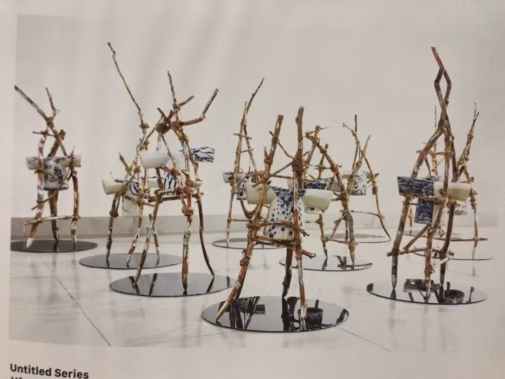 Tác phẩm Vô đề của họa sĩ điêu khắc Lê Lạng Lương.