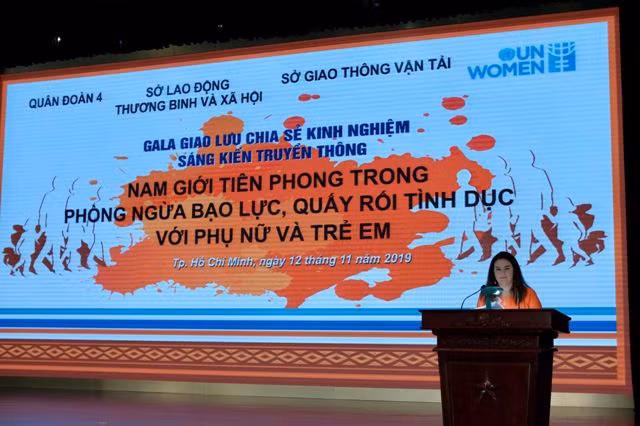 Bà Elisa Fernandez, Trưởng văn phòng UN Women tại Việt Nam phát biểu tại Hội thảo.