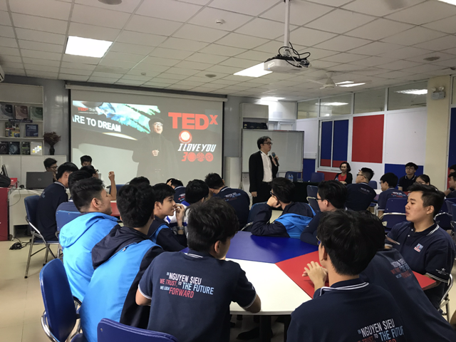 "Muốn chặt được nhiều cây hãy bỏ thời gian mài rìu thật sắc" "Muốn chặt được nhiều cây hãy bỏ thời gian mài rìu thật sắc"