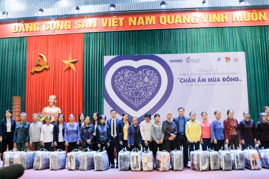 Chương trình "Chăn ấm mùa đông" đến với những gia đình nghèo khó huyện Sông Lô Chương trình "Chăn ấm mùa đông" đến với những gia đình nghèo khó huyện Sông Lô