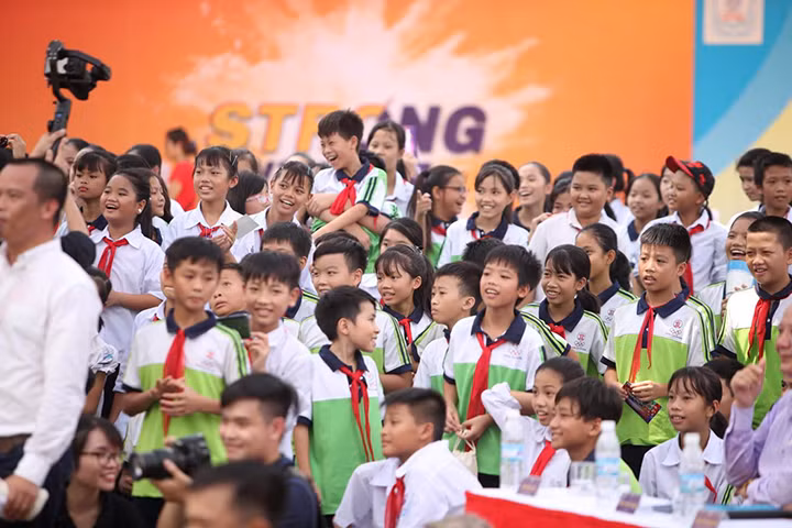 "Đây sẽ là một hành trình dài và đầy gian khó nhưng T&T Group tin rằng sự đóng góp nhỏ bé này sẽ là khởi nguồn cho nhiều hành trình khát khao chinh phục những đỉnh cao mới của thế hệ thanh thiếu niên Việt Nam" - đại diện Tập đoàn T&T Group khẳng định.