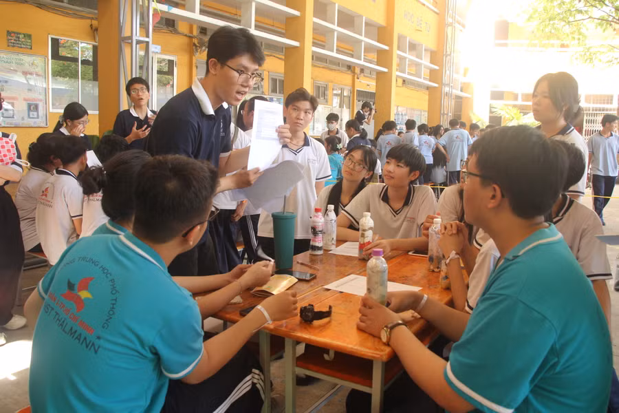 Ngày hội STEM tại Trường THPT Ten Lơ Man thu hút đông đảo học sinh cả 3 khối tham gia.