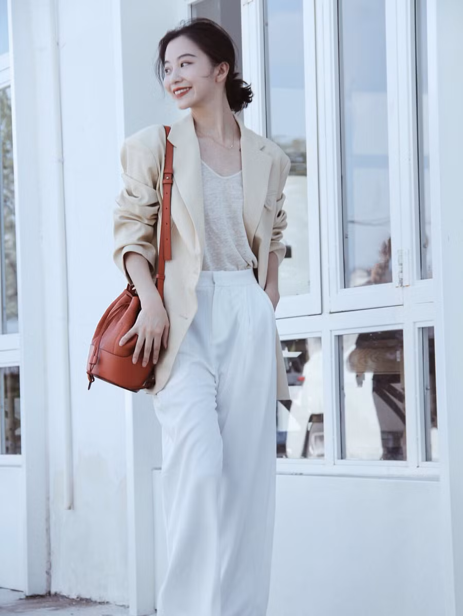 Chỉ 2 kiểu quần mà mix được 11 bộ đẹp lung linh, không trùng nhau - Ảnh 8.