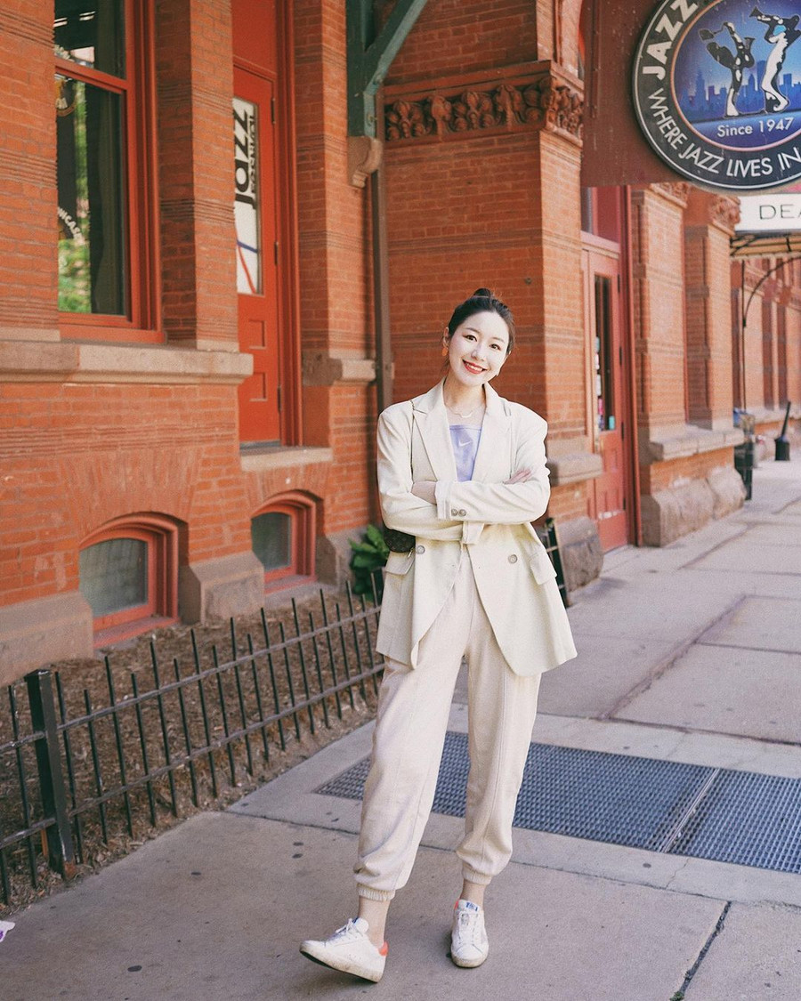 Cách phối cả chục set đồ xịn đẹp chỉ với một kiểu blazer ảnh 4 Cách phối cả chục set đồ xịn đẹp chỉ với một kiểu blazer ảnh 4