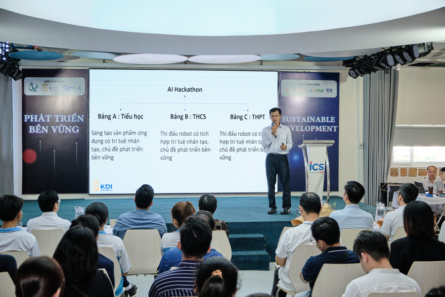Cuộc thi "Al Hackathon 2023" được tổ chức thành 3 bảng dành cho học sinh Tiểu học, THCS và THPT. Cuộc thi "Al Hackathon 2023" được tổ chức thành 3 bảng dành cho học sinh Tiểu học, THCS và THPT.