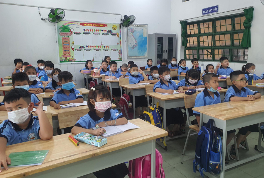 Trường học TPHCM luôn chủ động các giải pháp để đủ giáo viên giảng dạy môn tiếng Anh. Trường học TPHCM luôn chủ động các giải pháp để đủ giáo viên giảng dạy môn tiếng Anh.