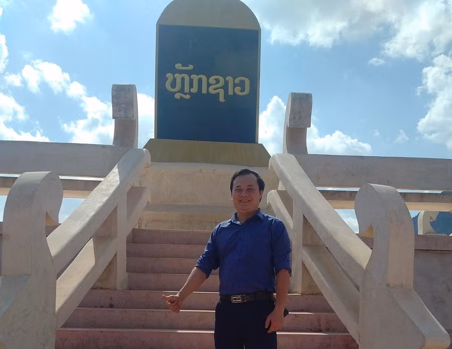 Thầy giáo Lê Huy Chinh (Trường Tiểu học Sơn Kim 2, huyện Hương Sơn, Hà Tĩnh).