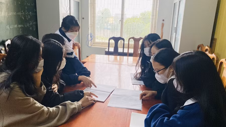 Chia sẻ, trao đổi kế hoạch quản lý thời gian tự học theo nhóm, để cùng nhau xây dựng, hoàn thiện kế hoạch quản lý thời gian.