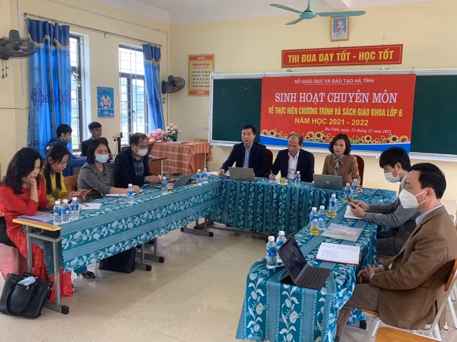 Tổ chức sinh hoạt chuyên môn tại huyện Can Lộc