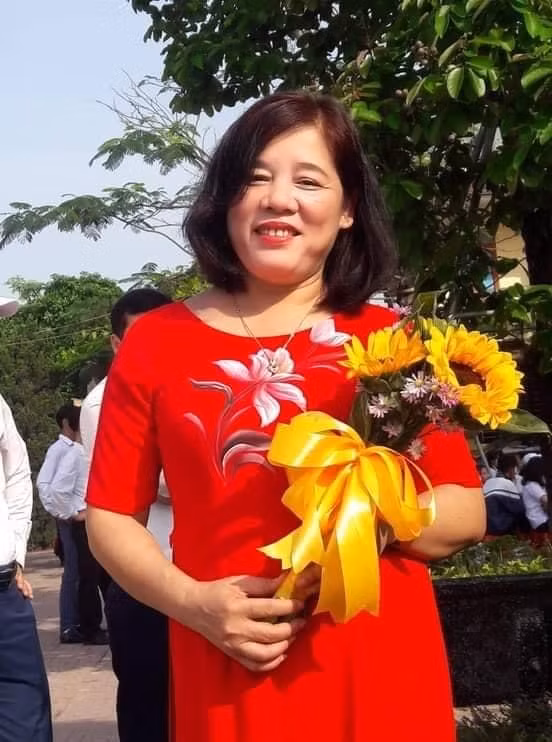 Cô giáo Trần Thị Khánh (Tổ trưởng Tổ chuyên môn trường THPT Cẩm Bình, Cẩm Xuyên, Hà Tĩnh)