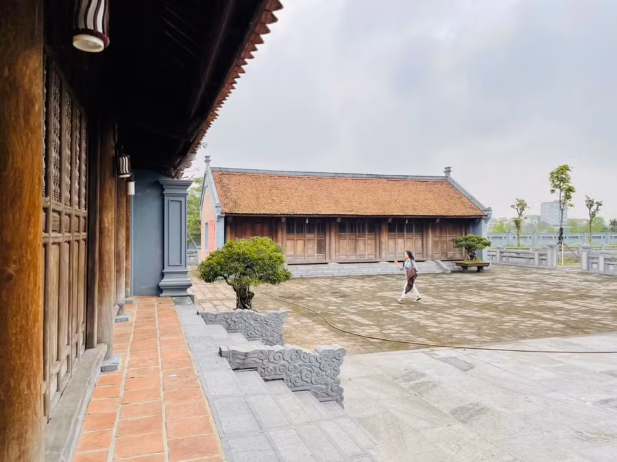 Văn Miếu cũng chia thành 2 khu riêng biệt gồm: khu sinh hoạt và khu tâm linh