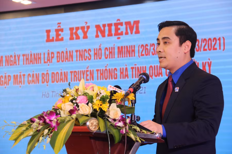 Bí thư Tỉnh đoàn Hà Tĩnh, Lê Thành Đông đọc diễn văn tại buổi lễ.