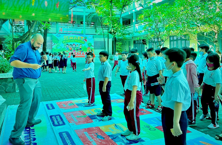 Ban Chỉ đạo hè phường 14 và Trường Tiểu học Võ Trường Toản tổ chức sân chơi Tiếng Anh cho thiếu nhi năm 2022. Ban Chỉ đạo hè phường 14 và Trường Tiểu học Võ Trường Toản tổ chức sân chơi Tiếng Anh cho thiếu nhi năm 2022.