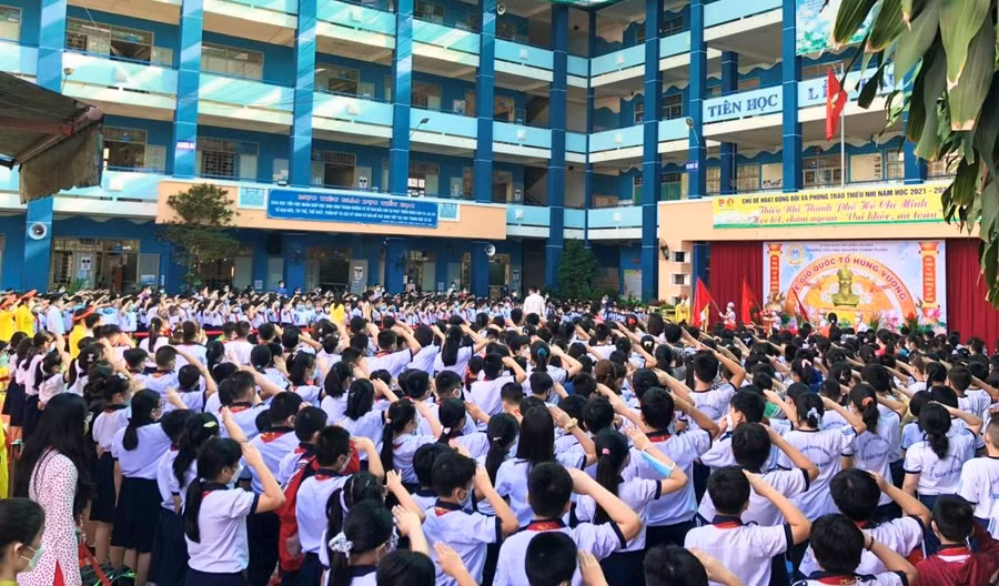 Học sinh Trường tiểu học Nguyễn Thanh Tuyền trong ngày Giỗ Tổ Hùng Vương.