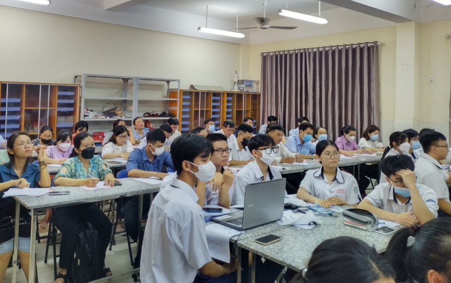 Từ tháng 5 của học kỳ 2, Trung tâm Giáo dục thường xuyên Chu Văn An bắt đầu tăng tốc ôn tập cho học sinh. Từ tháng 5 của học kỳ 2, Trung tâm Giáo dục thường xuyên Chu Văn An bắt đầu tăng tốc ôn tập cho học sinh.