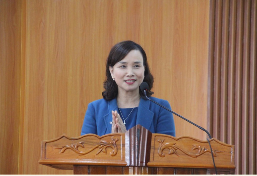 Bà Đặng Thị Quỳnh Diệp - Giám đốc Sở GD&amp;ĐT luân chuyển nhận công tác tại Huyện ủy Can Lộc.