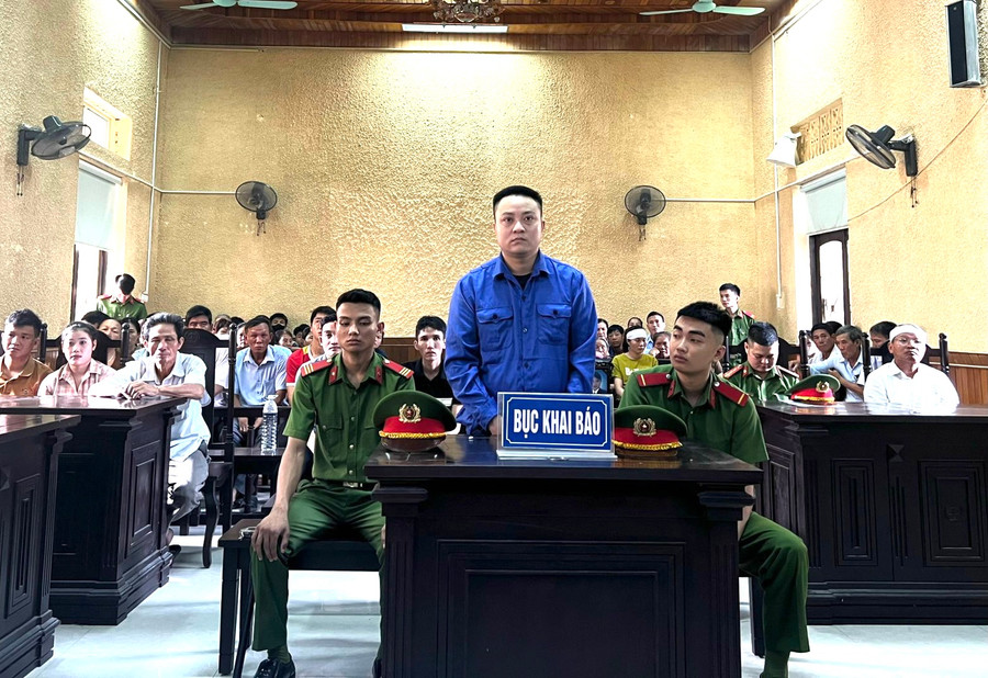 HĐXX tuyên phạt Phan Song Pha tù Chung thân về tội Giết người.