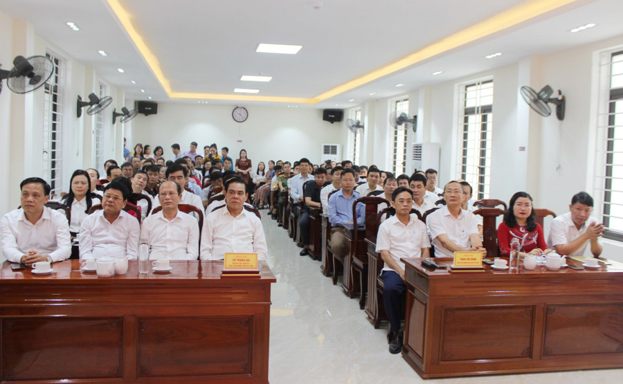 Các đại biểu tham dự hội nghị. Các đại biểu tham dự hội nghị.