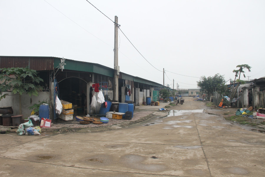 Đường vào làng cá Thạch Kim (huyện Lộc Hà, Hà Tĩnh). Đường vào làng cá Thạch Kim (huyện Lộc Hà, Hà Tĩnh).